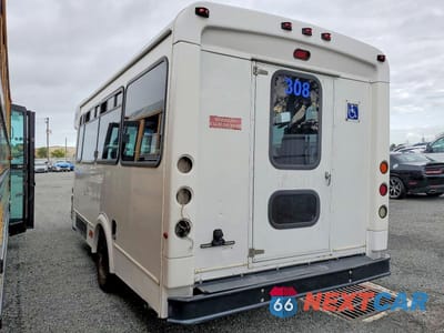 Trzecie zdjęcie samochodu z tyłu: 2016 FORD E450 SHUTTLE BUS VIN:1FDFE4FS4GDC25967 - miniatura