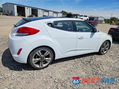 Trzecie zdjęcie samochodu z tyłu: 2017 HYUNDAI VELOSTER VALUE EDITION VIN:KMHTC6AD7HU320554 - miniatura