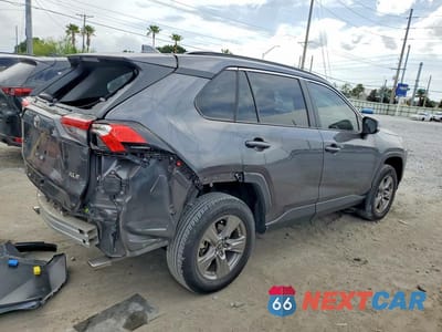 Trzecie zdjęcie samochodu z tyłu: 2024 TOYOTA RAV4 XLE VIN:2T3W1RFV7RC277057 - miniatura