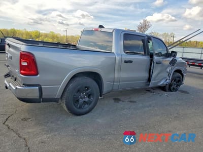Trzecie zdjęcie samochodu z tyłu: 2025 RAM 1500 BIG HORN VIN:1C6RRFFG1SN571255 - miniatura
