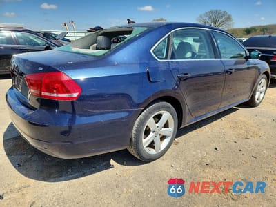 Trzecie zdjęcie samochodu z tyłu: 2013 VOLKSWAGEN PASSAT SE VIN:1VWBH7A38DC090177 - miniatura