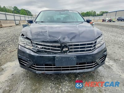 Piąte zdjęcie samochodu w środku: 2018 VOLKSWAGEN PASSAT S VIN:1VWAA7A37JC019063 - miniatura
