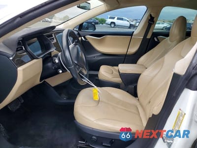 Zdjęcie 7 z 12 samochodu: 2015 TESLA MODEL S VIN:5YJSA1H18FF096706 - miniatura