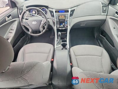 Zdjęcie 8 z 12 samochodu: 2012 HYUNDAI SONATA GLS VIN:5NPEB4AC9CH311823 - miniatura