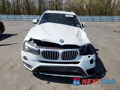 Piąte zdjęcie samochodu w środku: 2017 BMW X3 VIN:5UXWX9C30H0W67872 - miniatura