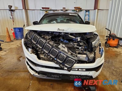 Piąte zdjęcie samochodu w środku: 2023 JEEP COMPASS LIMITED VIN:3C4NJDCN4PT546427 - miniatura