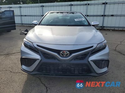 Piąte zdjęcie samochodu w środku: 2022 TOYOTA CAMRY SE VIN:4T1S11AK7NU050191 - miniatura