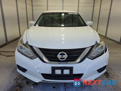 Piąte zdjęcie samochodu w środku: 2018 NISSAN ALTIMA 2.5 SV VIN:1N4AL3AP9JC214841 - miniatura