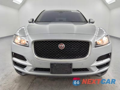 Piąte zdjęcie samochodu w środku: 2019 JAGUAR F-PACE PREMIUM VIN:SADCJ2FX3KA355756 - miniatura
