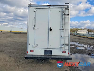 Zdjęcie 6 z 13 samochodu: 2019 FORD E350 UTILITY / SERVICE TRUCK VIN:1FDWE3F63KDC27425 - miniatura