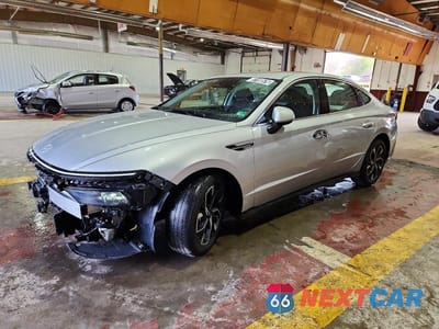 2025 HYUNDAI SONATA SEL KMHL64JA4SA488842 - główne zdjęcie licytacji z USA - miniatura