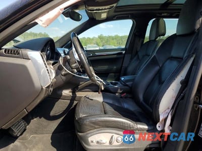 Zdjęcie 7 z 13 samochodu: 2017 PORSCHE CAYENNE VIN:WP1AA2A2XHKA87465 - miniatura