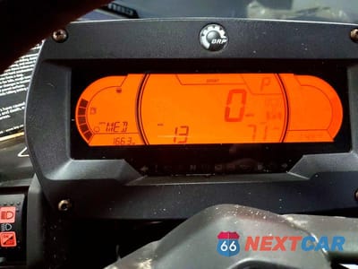 Zdjęcie 8 z 10 samochodu: 2021 CAN-AM MAVERICK X3 UTILITY VEHICLE VIN:3JBVDAV44MK000239 - miniatura