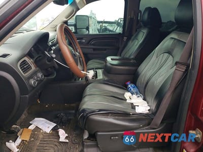 Zdjęcie 7 z 13 samochodu: 2013 GMC SIERRA K3500 DENALI VIN:1GT426C89DF168352 - miniatura