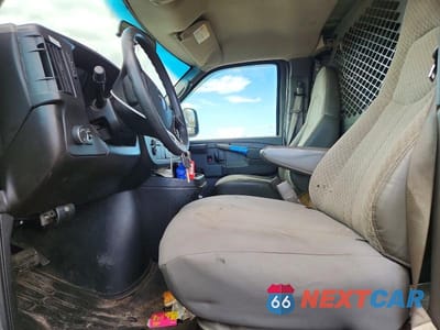 Zdjęcie 7 z 13 samochodu: 2008 CHEV EXPRESS G3500 VIN:1GCHG35K181228430 - miniatura