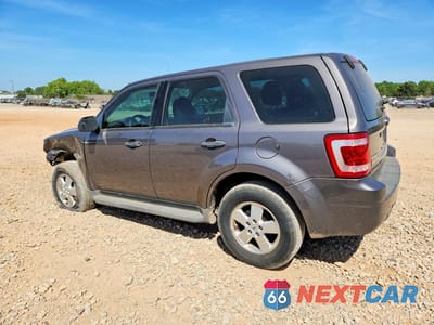 Drugie zdjęcie samochodu z przodu: 2011 FORD ESCAPE XLS VIN:1FMCU0C72BKC43239 - miniatura