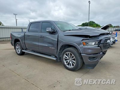 Czwarte zdjęcie samochodu z boku: 2020 RAM 1500 LARAMIE VIN:1C6SRFJT3LN395235 - miniatura
