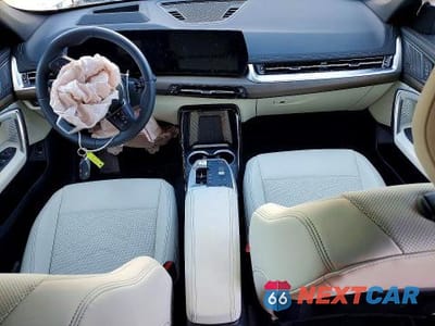 Zdjęcie 8 z 12 samochodu: 2026 BMW X1 XDRIVE28I VIN:WBX73EF02T5460586 - miniatura