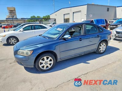 2005 VOLVO S40 T5 YV1MS682552089607 - główne zdjęcie licytacji z USA - miniatura