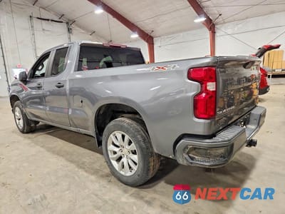 Drugie zdjęcie samochodu z przodu: 2021 CHEVROLET SILVERADO K1500 CUSTOM VIN:1GCRYBEK8MZ277549 - miniatura