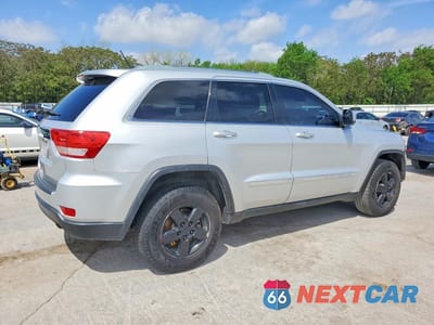 Trzecie zdjęcie samochodu z tyłu: 2011 JEEP GRAND CHEROKEE LAREDO VIN:1J4RR4GG9BC566869 - miniatura