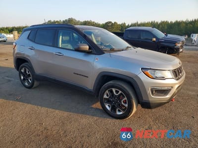 Czwarte zdjęcie samochodu z boku: 2018 JEEP COMPASS TRAILHAWK VIN:3C4NJDDB8JT413052 - miniatura