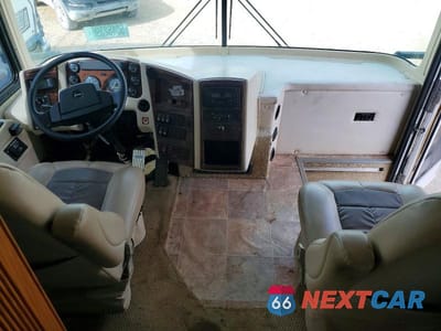 Zdjęcie 7 z 10 samochodu: 2005 FREIGLINER CHASSIS X LINE MOTOR HOME VIN:4UZAAHDC14CN62932 - miniatura