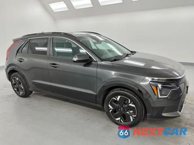 Czwarte zdjęcie samochodu z boku: 2024 KIA NIRO WIND VIN:KNDCR3L15R5111152 - miniatura