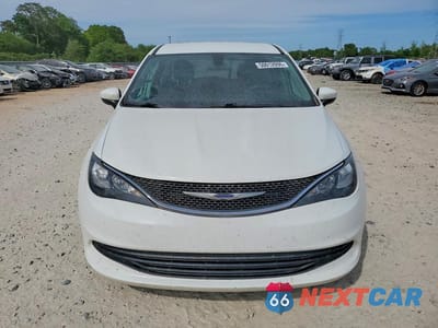 Piąte zdjęcie samochodu w środku: 2019 CHRYSLER PACIFICA LX VIN:2C4RC1CGXKR701019 - miniatura