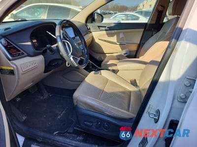 Zdjęcie 7 z 11 samochodu: 2016 HYUNDAI TUCSON LIMITED VIN:KM8J33A26GU183996 - miniatura