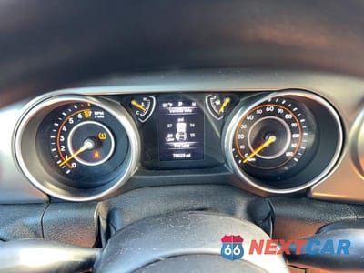 Zdjęcie 8 z 10 samochodu: 2018 JEEP WRANGLER UNLIMITED SPORT VIN:1C4HJXDG8JW171528 - miniatura