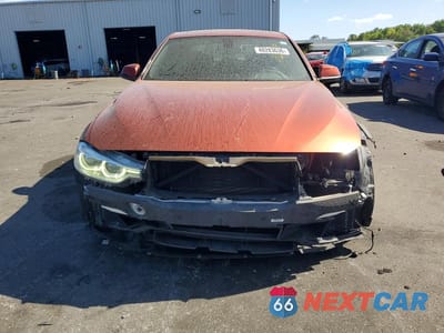 Piąte zdjęcie samochodu w środku: 2018 BMW 330 I VIN:WBA8B9C58JEE81077 - miniatura