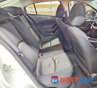 Zdjęcie 10 z 12 samochodu: 2018 MAZDA 3 SPORT VIN:3MZBN1U78JM225933 - miniatura