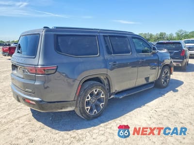 Trzecie zdjęcie samochodu z tyłu: 2023 JEEP WAGONEER SERIES III VIN:1C4SJVDP0PS552820 - miniatura