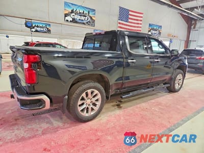 Trzecie zdjęcie samochodu z tyłu: 2021 CHEVROLET SILVERADO K1500 LTZ VIN:1GCUYGEL5MZ243066 - miniatura