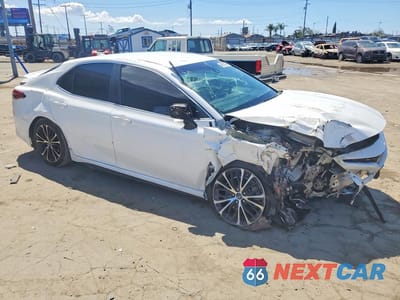 Czwarte zdjęcie samochodu z boku: 2019 TOYOTA CAMRY SE VIN:4T1B11HK1KU823979 - miniatura