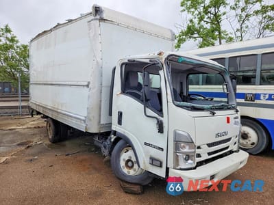 Czwarte zdjęcie samochodu z boku: 2023 ISUZU NPR HD BOX TRUCK VIN:54DC4W1D8PS201399 - miniatura