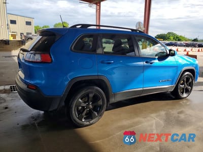 Trzecie zdjęcie samochodu z tyłu: 2021 JEEP CHEROKEE LATITUDE PLUS VIN:1C4PJLLB9MD155266 - miniatura
