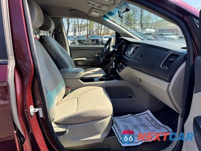 Zdjęcie 10 z 13 samochodu: 2016 KIA SEDONA LX VIN:KNDMB5C18G6171969 - miniatura