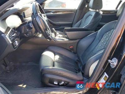 Zdjęcie 7 z 12 samochodu: 2022 BMW 530 XI VIN:WBA13BJ01NCJ00598 - miniatura