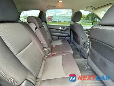 Zdjęcie 6 z 14 samochodu: 2018 NISSAN PATHFINDER SV VIN:5N1DR2MN9JC645704 - miniatura