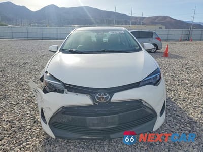 Piąte zdjęcie samochodu w środku: 2017 TOYOTA COROLLA LE VIN:2T1BURHE5HC813286 - miniatura