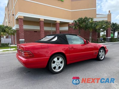 Czwarte zdjęcie samochodu z boku: 2000 MERCEDES-BENZ SL 500 VIN:WDBFA68F5YF193255 - miniatura