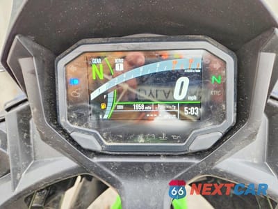 Zdjęcie 7 z 9 samochodu: 2023 KAWASAKI EX650 R VIN:ML5EXER19PDA80926 - miniatura