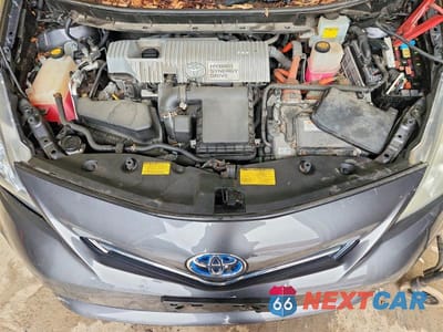 Zdjęcie 11 z 12 samochodu: 2013 TOYOTA PRIUS V TWO VIN:JTDZN3EU9D3280365 - miniatura