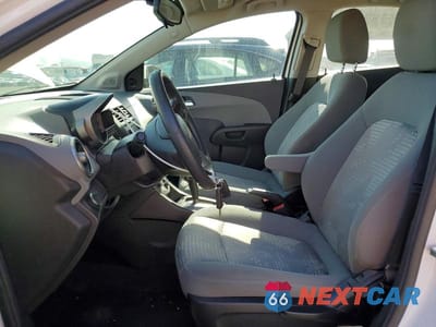Zdjęcie 7 z 12 samochodu: 2014 CHEVROLET SONIC LS VIN:1G1JA5SG0E4194756 - miniatura