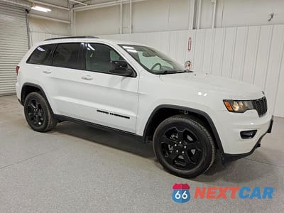 Czwarte zdjęcie samochodu z boku: 2019 JEEP GRAND CHEROKEE LAREDO VIN:1C4RJEAG4KC852124 - miniatura
