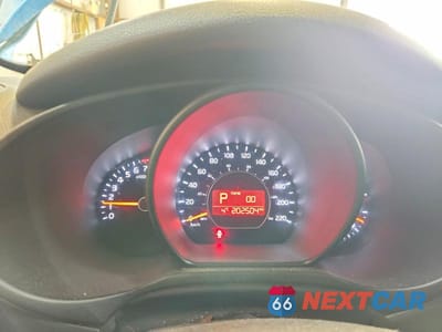 Zdjęcie 9 z 11 samochodu: 2016 KIA SOUL BASE VIN:KNDJN2A20G7240748 - miniatura