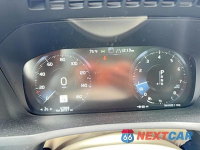 Zdjęcie 8 z 10 samochodu: 2016 VOLVO XC90 T6 VIN:YV4A22PKXG1042940 - miniatura