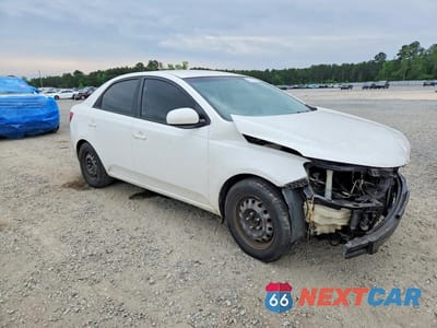 Czwarte zdjęcie samochodu z boku: 2012 KIA FORTE LX VIN:KNAFT4A21C5579805 - miniatura